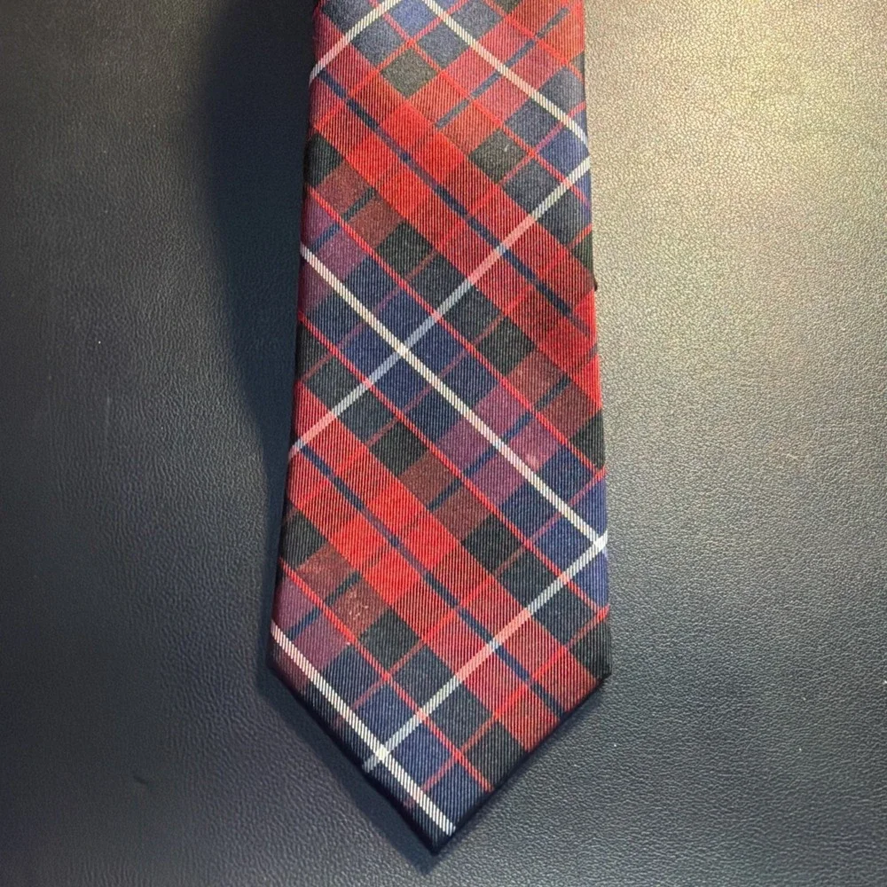 TOMMY HILFIGER Red Navy Blue Black Large Plaid Silk Classic Tie!